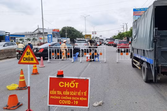Tạm giữ tài xế lái ô tô bỏ trốn, đâm vào xe mô tô của tổ tuần tra ở Vũng Tàu