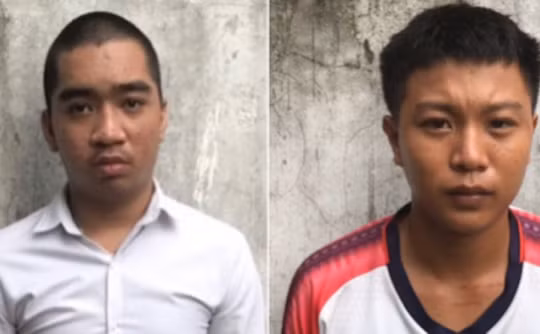 Đang xem bóng đá trong nhà, nam thanh niên bất ngờ bị 2 đối tượng lạ mặt xông vào chém