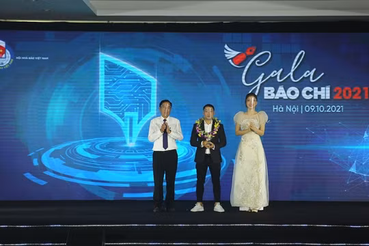 Tôn vinh tinh thần cống hiến, dấn thân, nguồn năng lượng tích cực trong từng khoảnh khắc ảnh