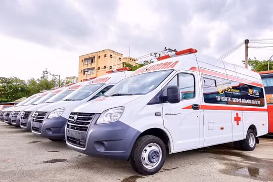 T&T Group và SHB trao tặng xe cứu thương hỗ trợ Quảng Trị - Quảng Bình chống dịch