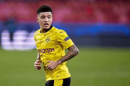 CLB Dortmund giảm giá bán tiền vệ Jadon Sancho
