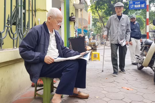 Làm báo giấy: Người cầm bút phải tự đổi mới, tự nâng cao để không bị bỏ quên