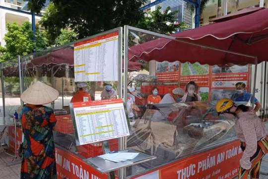 Hà Nội: Nhiều chợ, siêu thị tạm phong tỏa, người dân có thể mua hàng tại điểm bán hàng lưu động