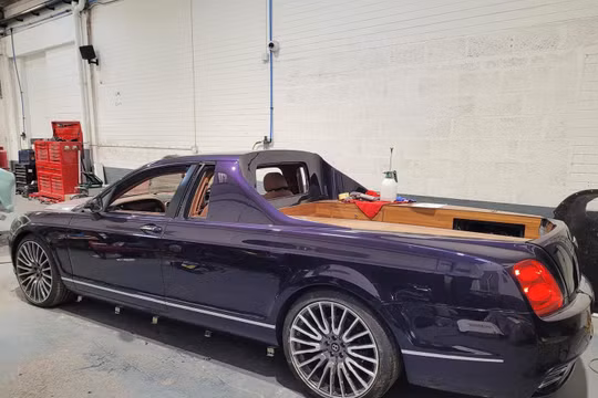 Xe sang Bentley Continental Flying Spur 2005 được độ thành xe bán tải
