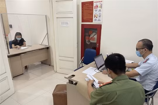 Hà Nội: Phạt 12,5 triệu đồng người phụ nữ tung tin đồn thất thiệt 'Hà Nội có 3.000 chốt'