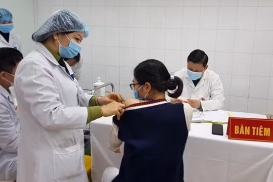 Sáng 3/4, không có ca mắc COVID-19 mới, 52.091 người đã được tiêm vaccine