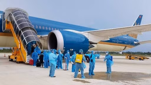 Đề xuất dừng, hạn chế chuyến bay từ các nước có biến thể mới SARS-CoV-2