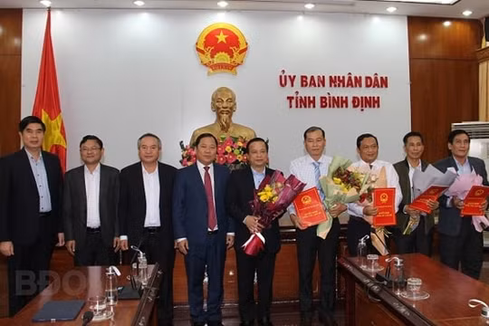 Bình Định điều động, bổ nhiệm hàng loạt nhân sự chủ chốt