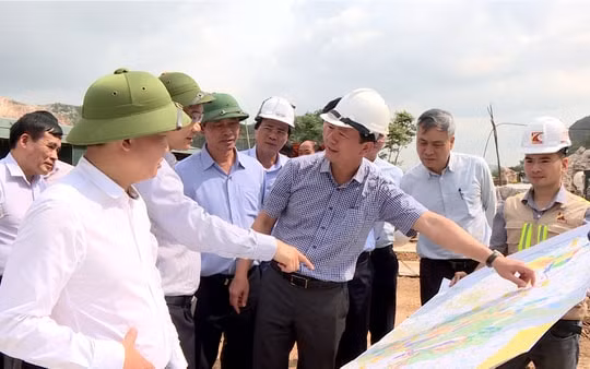 Đoàn công tác Ủy ban kinh tế quốc hội làm việc với tỉnh Ninh Bình về dự án cao tốc Bắc - Nam