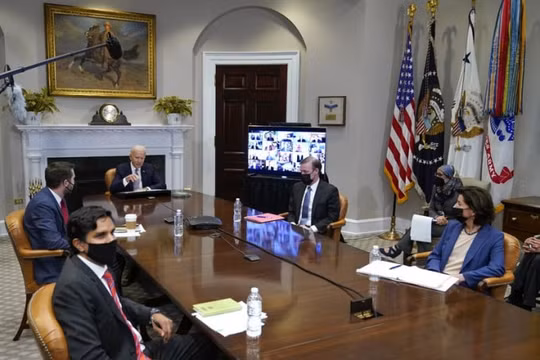 Ông Biden muốn Mỹ đầu tư và dẫn đầu ngành công nghiệp chip