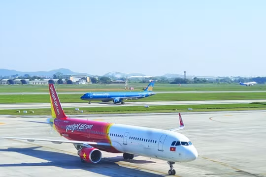 Bộ Giao thông “hỏi ý kiến” Hà Nội về việc nối lại các đường bay nội địa