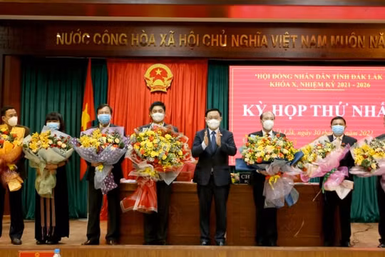Ông Y Vinh Tơr được bầu giữ chức Chủ tịch HĐND tỉnh Đắk Lắk