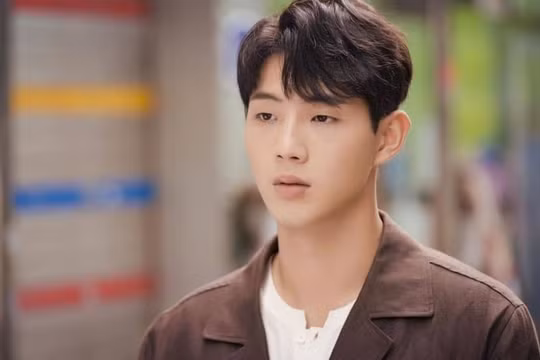 Ji Soo mất vai diễn sau khi thừa nhận quá khứ bê bối