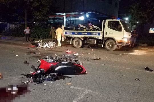 Tai nạn giao thông nghiêm trọng khiến 4 người thương vong