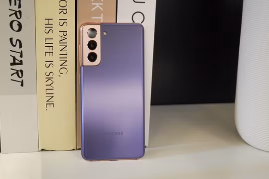 Samsung ra mắt bộ đôi điện thoại Galaxy S21 và Galaxy S21+, giá khởi điểm 799 USD