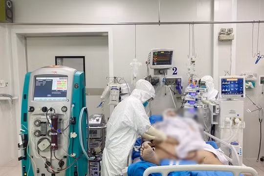 Theo chân “bác sĩ 91” vào Bệnh viện Hồi sức tích cực điều trị bệnh nhân Covid-19 nặng TP. Thủ Đức