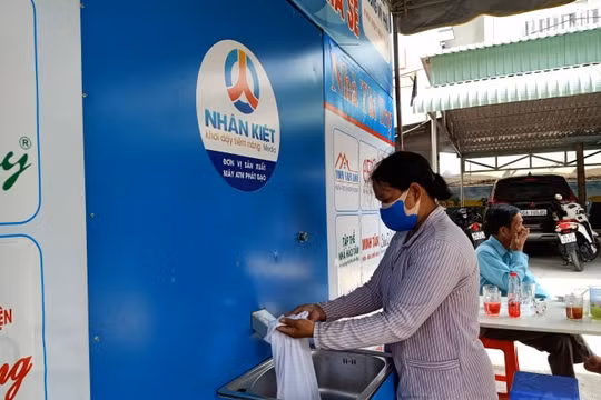 Đồng Tháp hỗ trợ khẩn cấp hộ nghèo, hộ cận nghèo và người bán vé số
