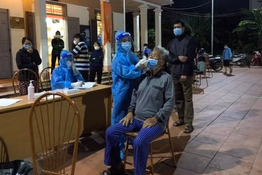 Phú Thọ: Phát hiện 117 ca mắc Covid-19, thần tốc lấy mẫu xét nghiệm xuyên đêm