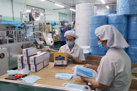 Doanh nghiệp Việt Nam xuất khẩu hơn 322,2 triệu chiếc khẩu trang y tế các loại