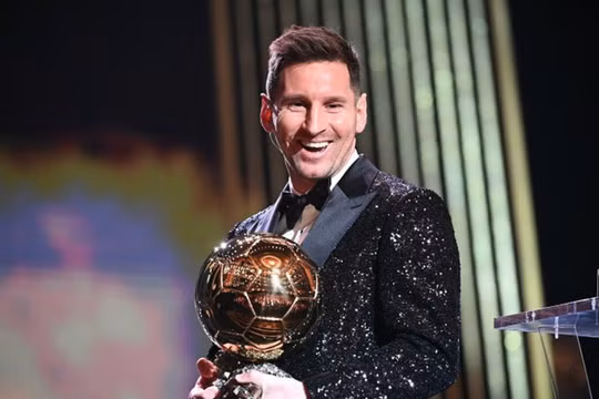 Messi giành Quả bóng vàng thứ 7 trong sự nghiệp