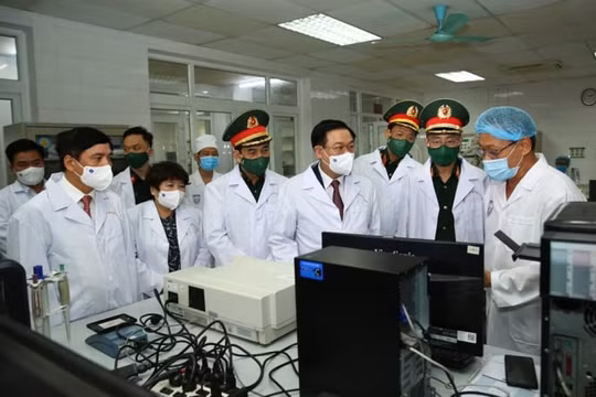 Gần 10 ngàn người an toàn sau khi tiêm thử nghiệm vắc xin Nanocovax