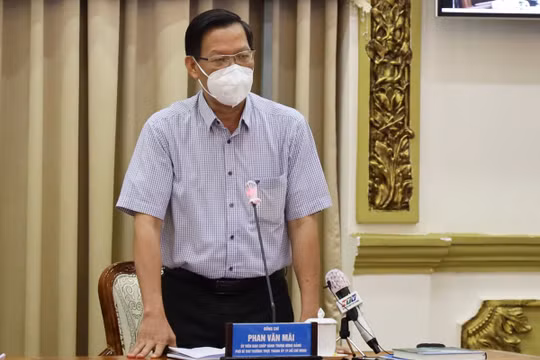 TP. HCM: Khi biểu hiện ho, sốt, chỉ cần gọi điện, sẽ có đội y tế lưu động đến từng nhà lấy mẫu