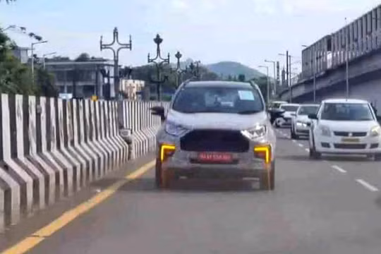 Ấn Độ: Ford EcoSport 2021 sẽ được trang bị lốp dự phòng, đèn DRL mới