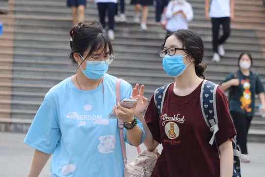 Đề thi môn Vật lý tốt nghiệp THPT 2021, mã đề 202