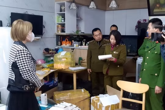 Triệt phá kho hàng của nữ chủ tiệm online, thu giữ hàng nghìn sản phẩm lậu