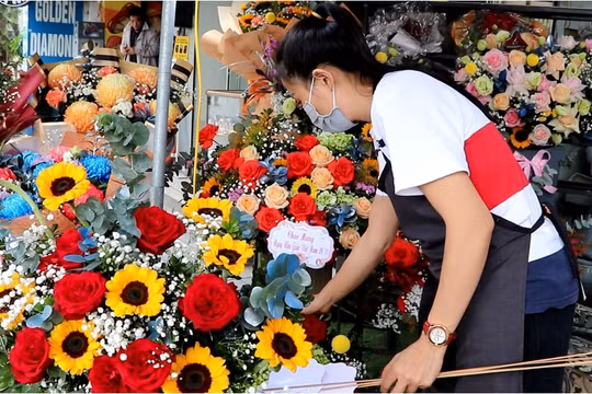 Thị trường hoa tươi ảm đạm dịp 20/11