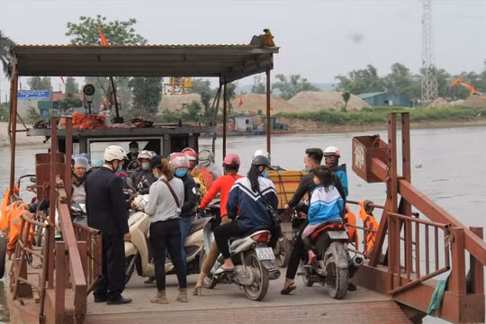 Hải Dương: Tạm dừng hoạt động bến khách ngang sông