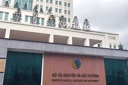 Thủ tướng yêu cầu Bộ TN-MT giải thích nguyên nhân tăng số lượng tổng cục