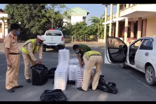 Tiền Giang: Thu giữ gần 5.000 bao thuốc lá nghi nhập lậu