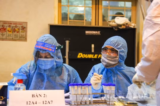 Hưng Yên: 2 mẹ con dương tính với SARS-CoV-2