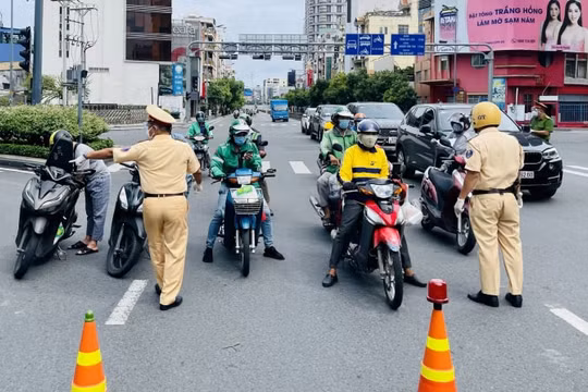 Bình Dương: Từ 28/7, người dân hạn chế không ra đường sau 18h