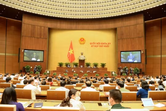 Quốc hội thông qua Nghị quyết về Kế hoạch phát triển kinh tế - xã hội giai đoạn 2021-2025