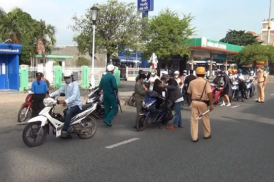 Tiền Giang: Từ 27/7, người dân không ra đường sau 18h