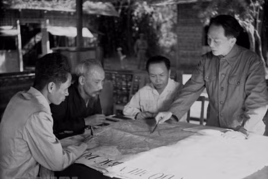 Bài 4: Đại tướng Tổng Tư lệnh và quyết định lịch sử trên chiến trường Điện Biên Phủ