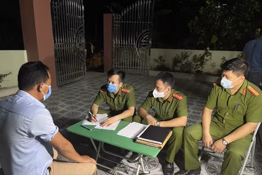 Thanh Hoá: Bắt quả tang hộ gia đình tự ý khai thác đất trái phép