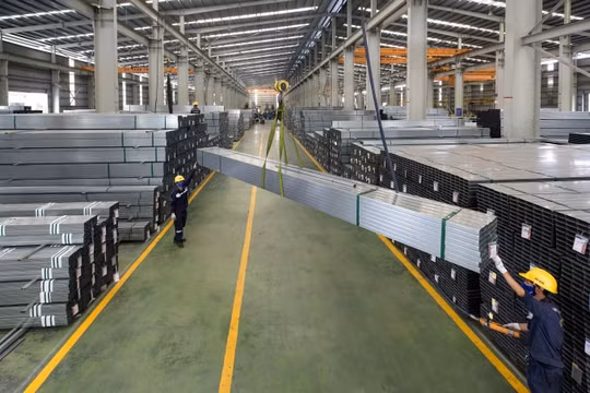 Bất ổn thị trường thép trong nước: Có mỏ sắt lớn sao vẫn để lệ thuộc bên ngoài?
