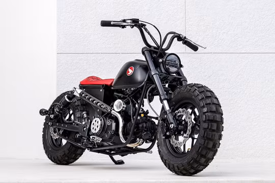 Môtô Honda Monkey 2021 được độ theo phong cách bobber hầm hố