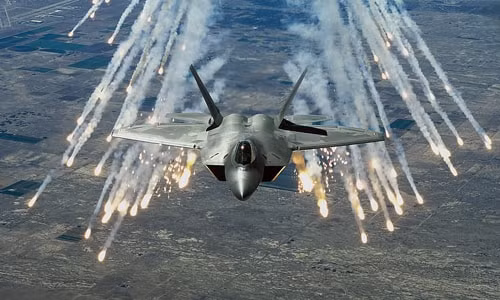 Kỹ thuật đỉnh cao của tiêm kích tàng hình F-22 Raptor