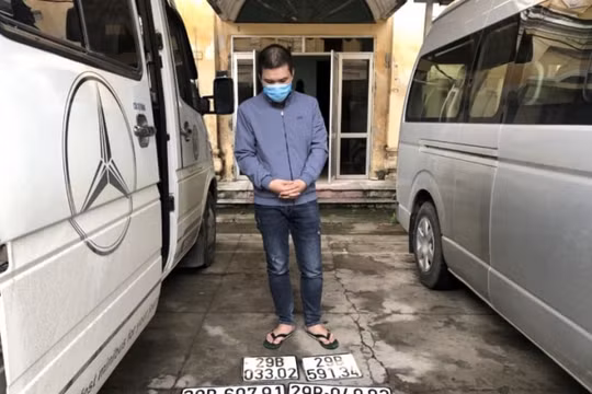 Phát hiện tài xế chở người nhập cảnh trái phép trong đêm