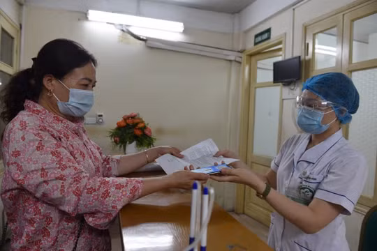 Sử dụng hình ảnh thẻ BHYT trên ứng dụng VssID để đi khám chữa bệnh: Phản hồi tích cực từ người dân