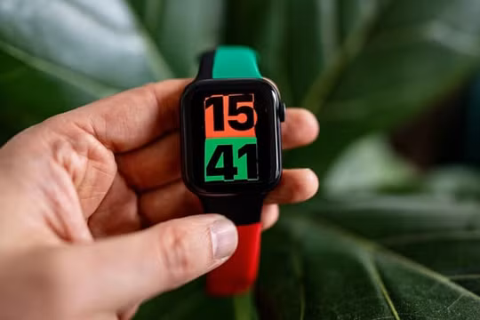 Apple Watch Series 6 phiên bản chống phân biệt chủng tộc ra mắt, giá từ 399 USD