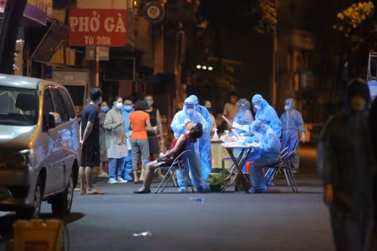 F0 đến hiệu thuốc, quán phở, nhà sách, Hà Nội khẩn cấp tìm người