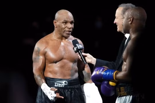 Tay đấm huyền thoại Mike Tyson nổi điên với ý tưởng tái đấu với Holyfield