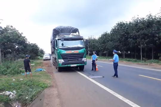 Đắk Nông: Xử phạt 2 xe quá tải trên đường Hồ Chí Minh