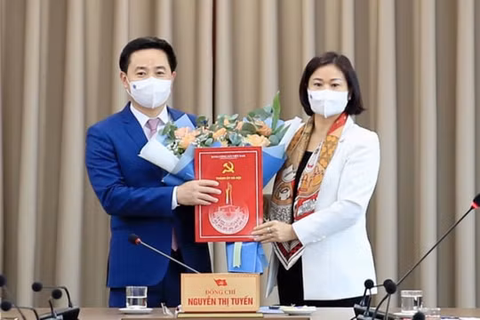 Chánh Văn phòng Thành ủy Hà Nội làm Bí thư Thị ủy Sơn Tây
