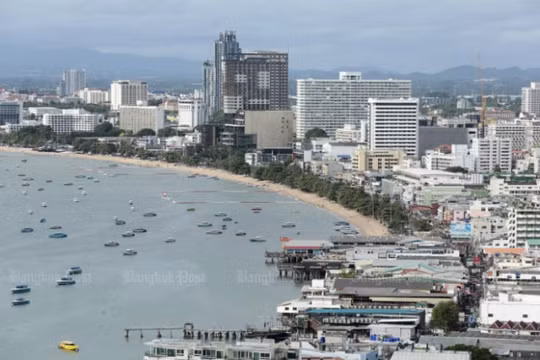 121 người bị bắt vì sử dụng thuốc và rượu bị cấm ở Pattaya
